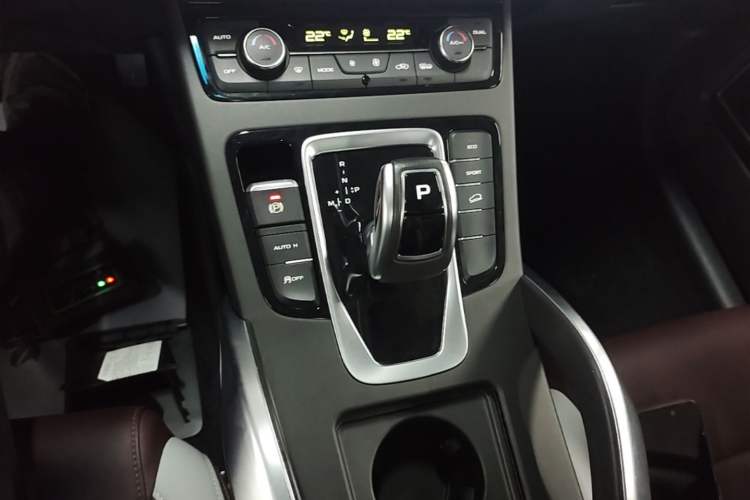 Used Geely Auto Emgrand X7 Sport 2022 1.8TD DCT Zhiya Trim Gear Lever