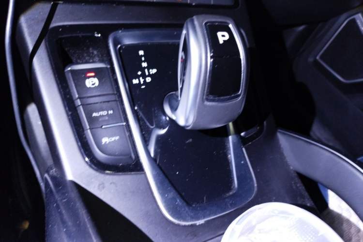 Used Geely Auto Emgrand X7 Sport 2022 1.8TD DCT Zhiya Trim Gear Lever