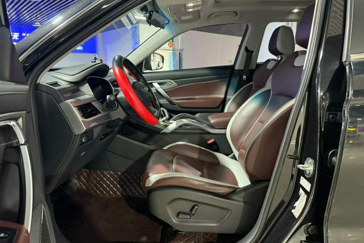 Used Geely Auto Emgrand X7 Sport 2022 1.8TD DCT Zhiya Trim Interior 3