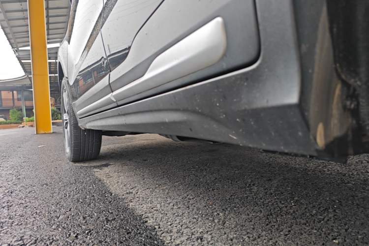 Used Geely Auto Emgrand X7 Sport 2022 1.8TD DCT Zhiya Trim Left Side Sill
