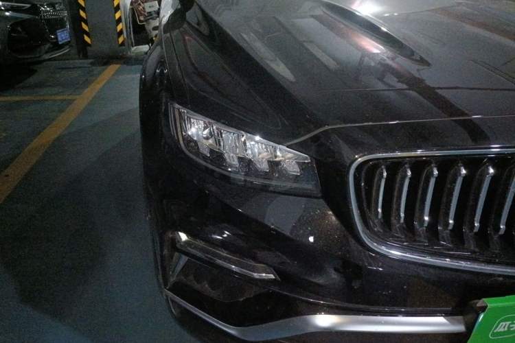 Used Geely Auto Emgrand X7 Sport 2022 1.8TD DCT Zhiya Trim Right Front Headlight