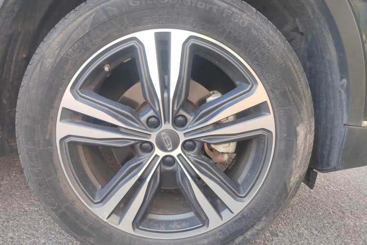 Used Geely Auto Emgrand X7 Sport 2022 1.8TD DCT Zhiya Trim Right Front Wheel Hub