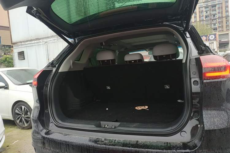 Used Geely Auto Emgrand X7 Sport 2022 1.8TD DCT Zhiya Trim Trunk