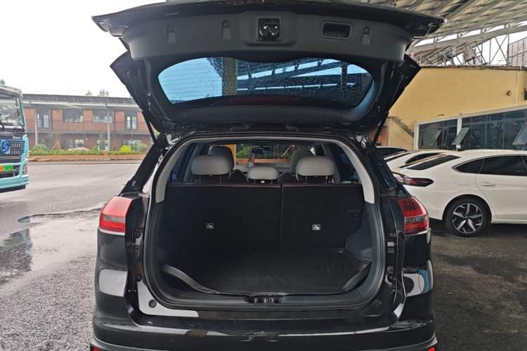 Used Geely Auto Emgrand X7 Sport 2022 1.8TD DCT Zhiya Trim Trunk