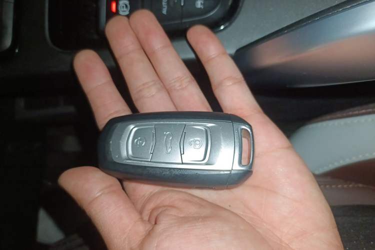 Used Geely Auto Emgrand X7 Sport 2022 1.8TD DCT Zhiya Trim Vehicle Key