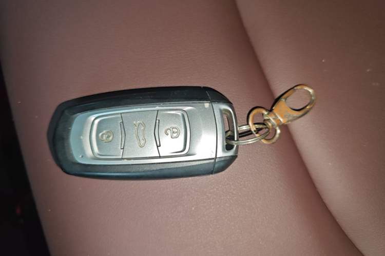 Used Geely Auto Emgrand X7 Sport 2022 1.8TD DCT Zhiya Trim Vehicle Key