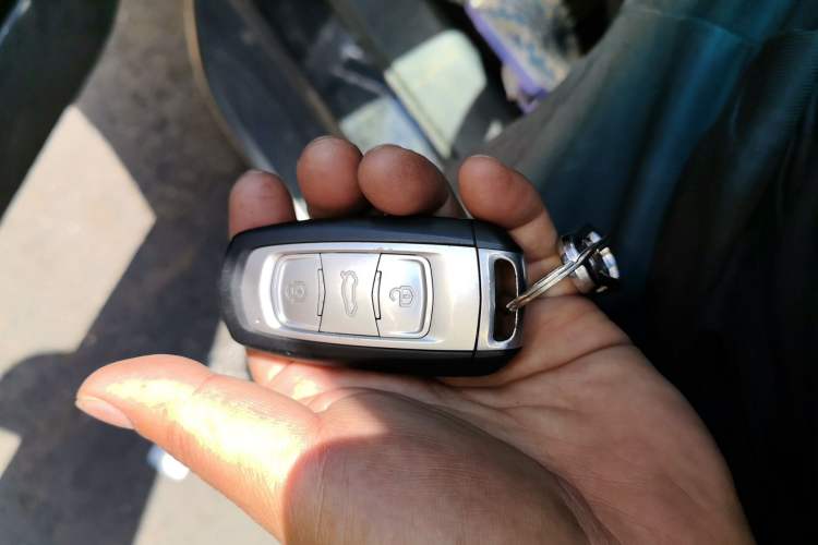 Used Geely Auto Emgrand X7 Sport 2022 1.8TD DCT Zhiya Trim Vehicle Key