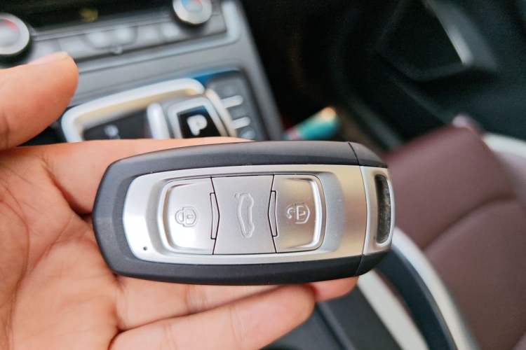 Used Geely Auto Emgrand X7 Sport 2022 1.8TD DCT Zhiya Trim Vehicle Key