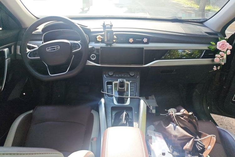 Used Geely Auto Emgrand X7 Sport 2022 1.8TD DCT Zhiya Trim Center Console