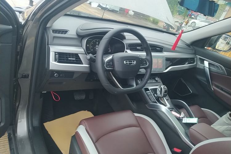 Used Geely Auto Emgrand X7 Sport 2022 1.8TD DCT Zhiya Trim Center Console