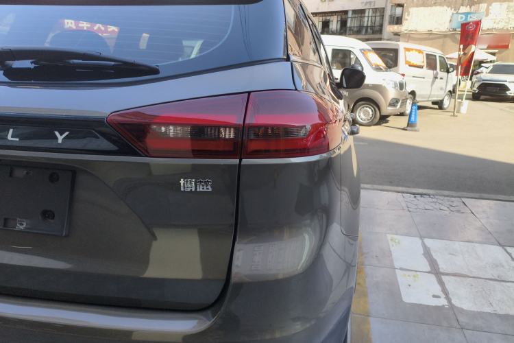 Used Geely Auto Emgrand X7 Sport 2022 1.8TD DCT Zhiya Trim Exterior 3