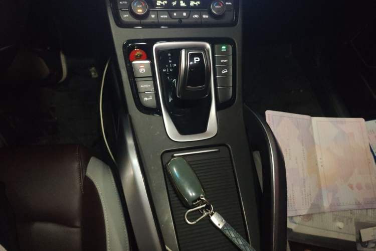 Used Geely Auto Emgrand X7 Sport 2022 1.8TD DCT Zhiya Trim Gear Lever