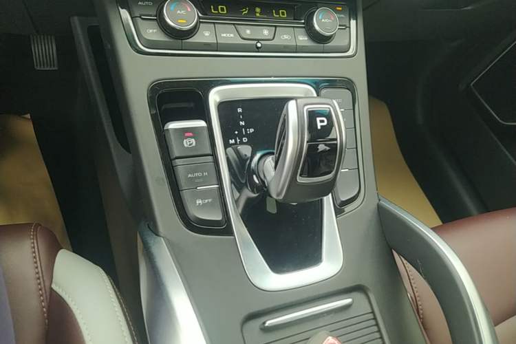 Used Geely Auto Emgrand X7 Sport 2022 1.8TD DCT Zhiya Trim Gear Lever