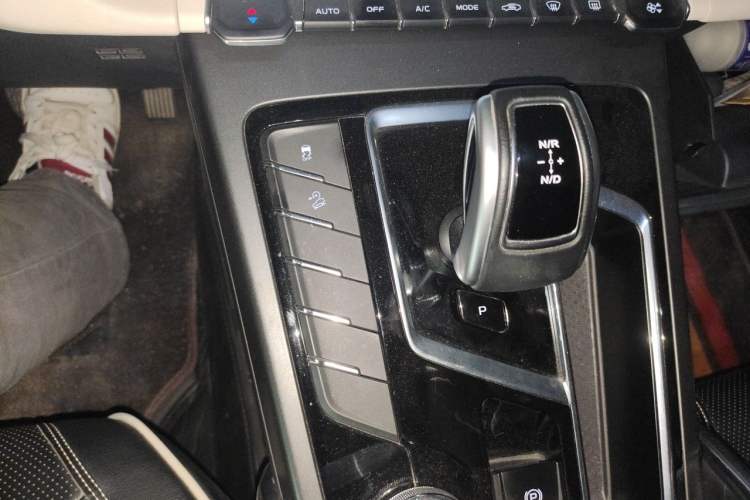 Used Geely Auto Emgrand X7 Sport 2022 Boyue X 1.8TD DCT Smart Model Gear Lever