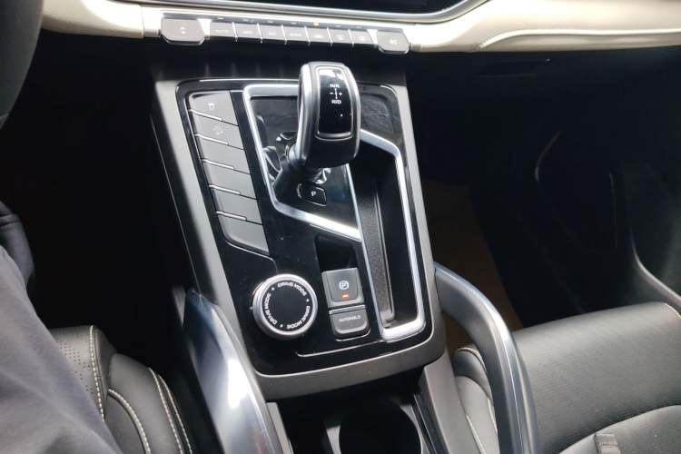 Used Geely Auto Emgrand X7 Sport 2022 Boyue X 1.8TD DCT Smart Model Gear Lever