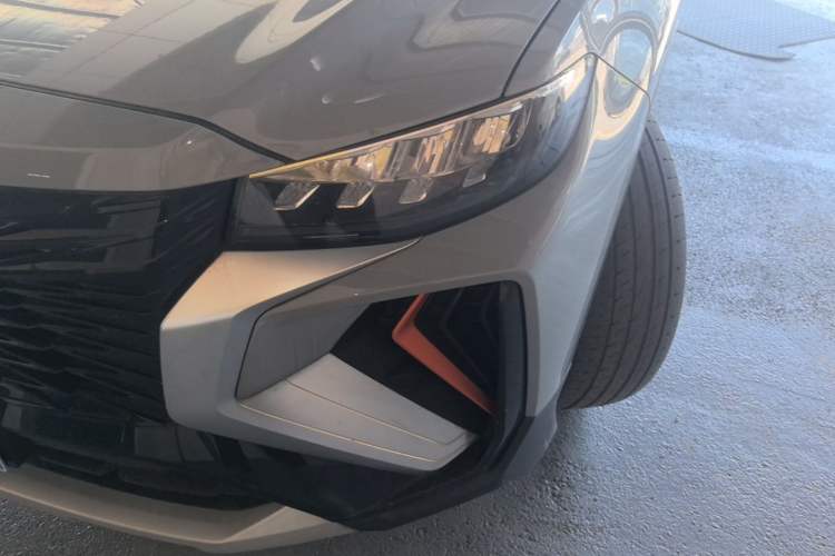 Used Geely Auto Emgrand X7 Sport 2022 Boyue X 1.8TD DCT ZhiShang Model Left Front Headlight