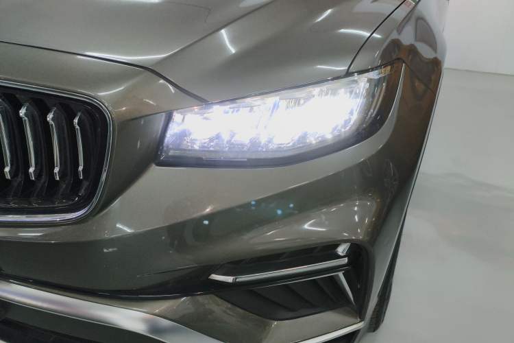 Used Geely Auto Emgrand X7 Sport 2022 1.8TD DCT Zhiya Trim Left Front Headlight