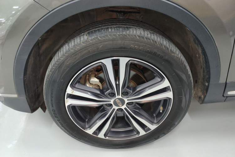 Used Geely Auto Emgrand X7 Sport 2022 1.8TD DCT Zhiya Trim Left Front Wheel Hub