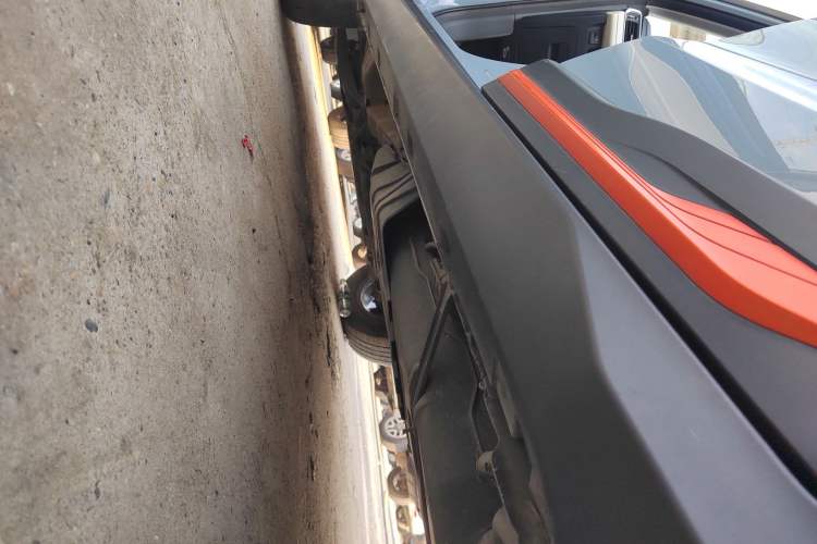 Used Geely Auto Emgrand X7 Sport 2022 Boyue X 1.8TD DCT Smart Model Left Side Sill