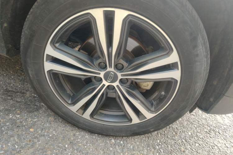 Used Geely Auto Emgrand X7 Sport 2022 1.8TD DCT Zhiya Trim Right Front Wheel Hub