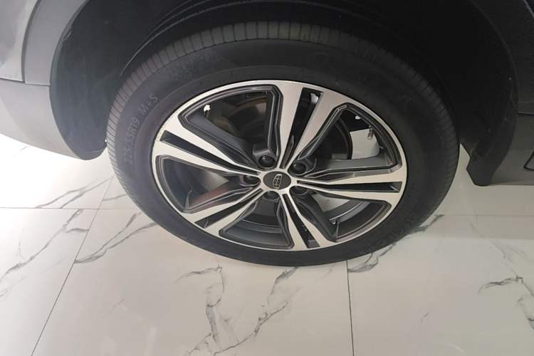 Used Geely Auto Emgrand X7 Sport 2022 1.8TD DCT Zhiya Trim Right Rear Wheel Hub