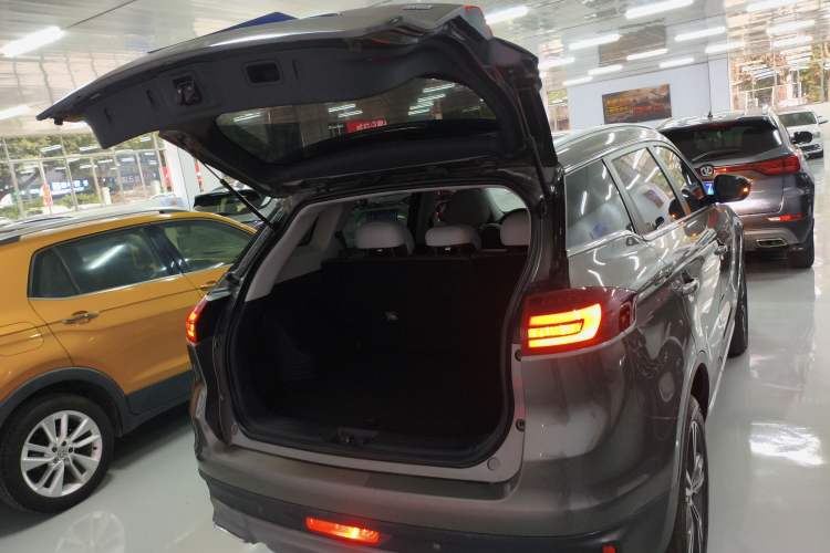 Used Geely Auto Emgrand X7 Sport 2022 1.8TD DCT Zhiya Trim Trunk