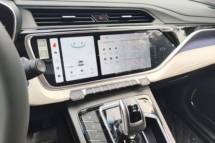Used Geely Auto Emgrand X7 Sport 2022 Boyue X 1.8TD DCT ZhiZun Edition Audio And AC Panel