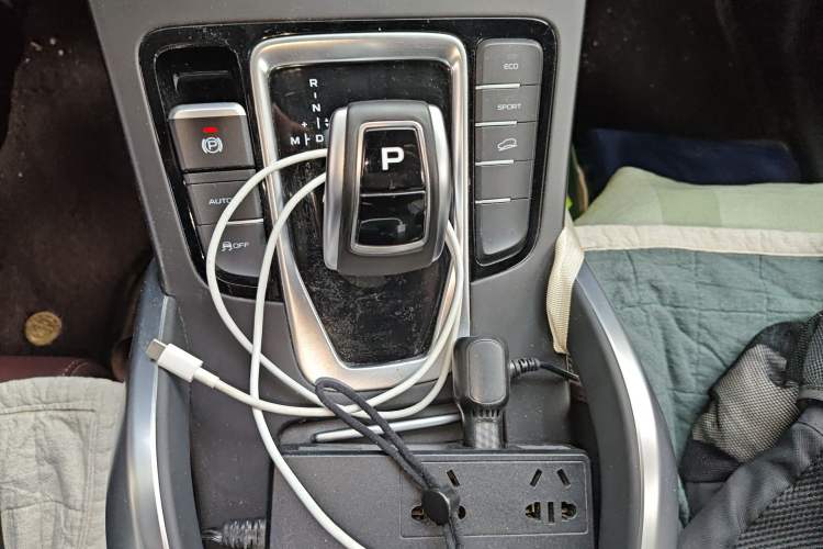 Used Geely Auto Emgrand X7 Sport 2022 1.8TD DCT Zhiya Trim Gear Lever