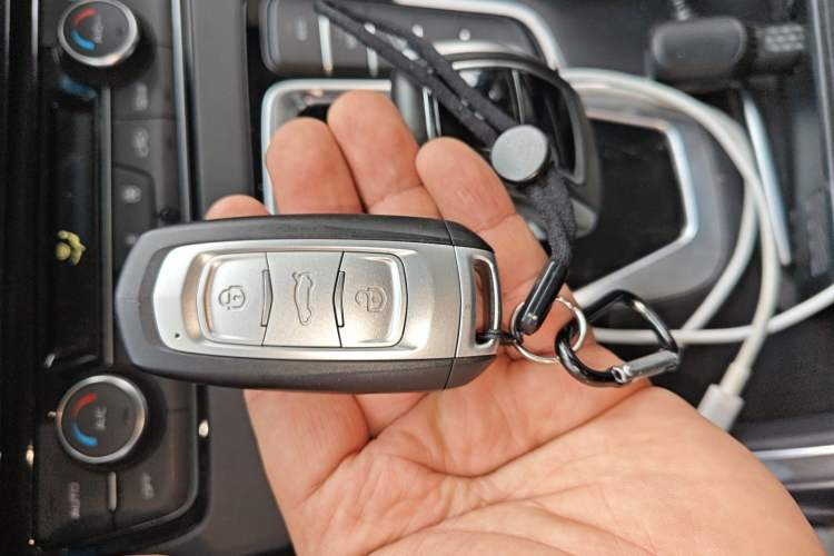Used Geely Auto Emgrand X7 Sport 2022 1.8TD DCT Zhiya Trim Vehicle Key