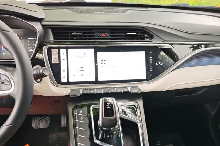 Used Geely Auto Emgrand X7 Sport 2022 Boyue X 1.8TD DCT Smart Model Audio And AC Panel