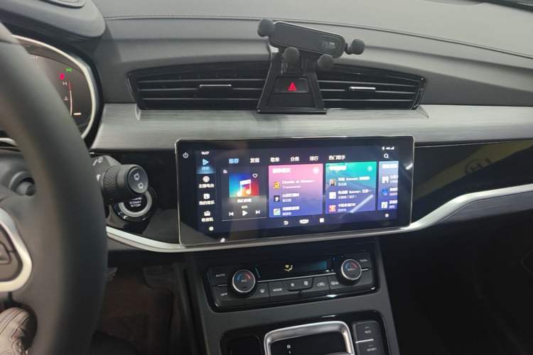Used Geely Auto Emgrand X7 Sport 2022 1.8TD DCT Zhiya Trim Audio And AC Panel