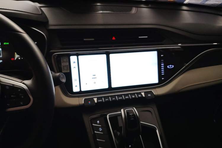 Used Geely Auto Emgrand X7 Sport 2022 Boyue X 1.8TD DCT Smart Model Audio And AC Panel