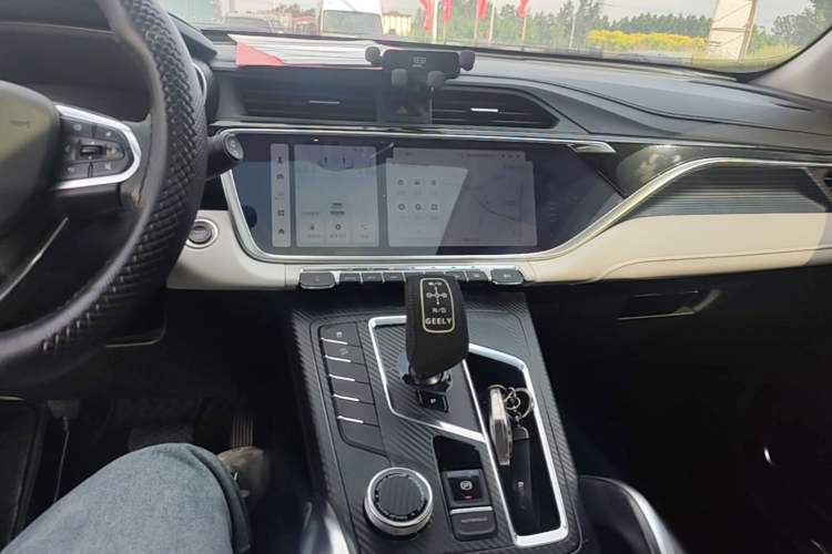 Used Geely Auto Emgrand X7 Sport 2022 Boyue X 1.8TD DCT Smart Model Audio And AC Panel