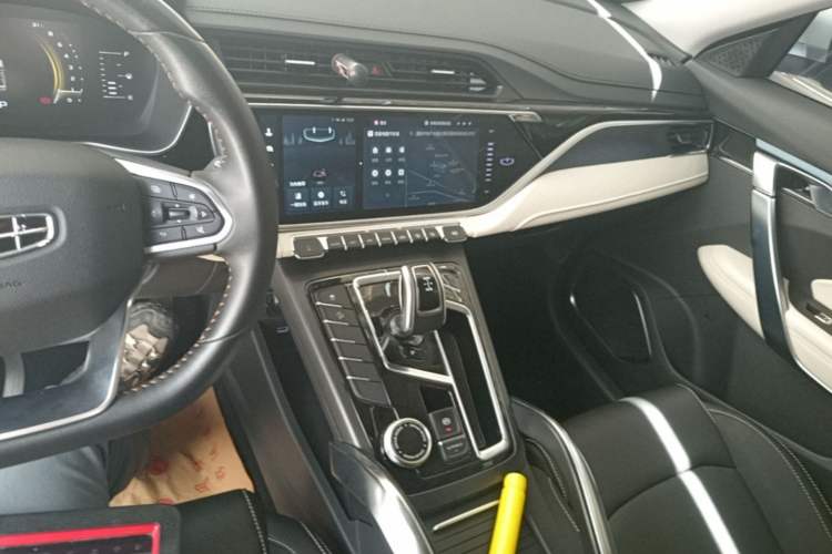 Used Geely Auto Emgrand X7 Sport 2022 Boyue X 1.8TD DCT Smart Model Audio And AC Panel