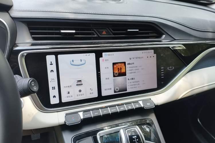 Used Geely Auto Emgrand X7 Sport 2022 Boyue X 1.8TD DCT Smart Model Audio And AC Panel