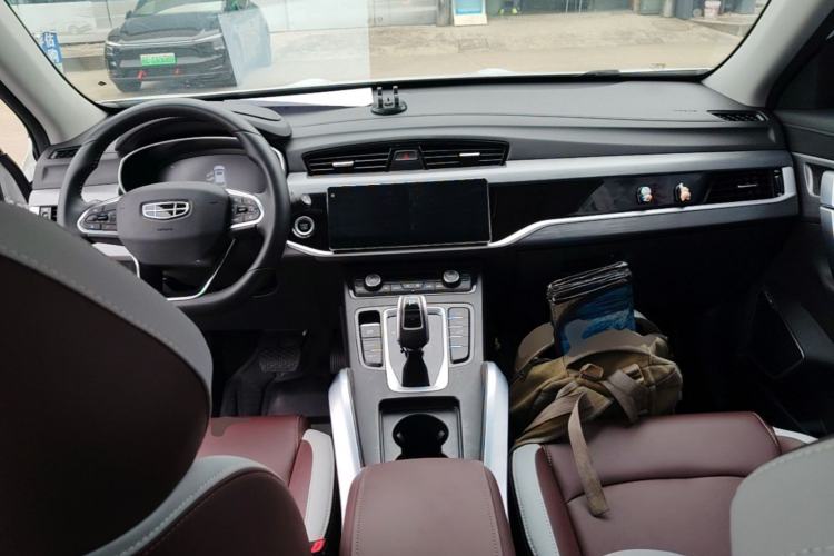 Used Geely Auto Emgrand X7 Sport 2022 1.8TD DCT Zhiya Trim Center Console
