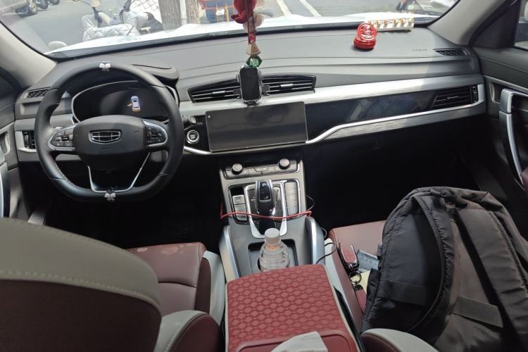 Used Geely Auto Emgrand X7 Sport 2022 1.8TD DCT Zhiya Trim Center Console