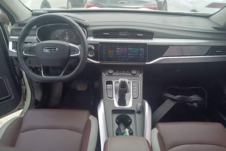 Used Geely Auto Emgrand X7 Sport 2022 1.8TD DCT Zhiya Trim Center Console