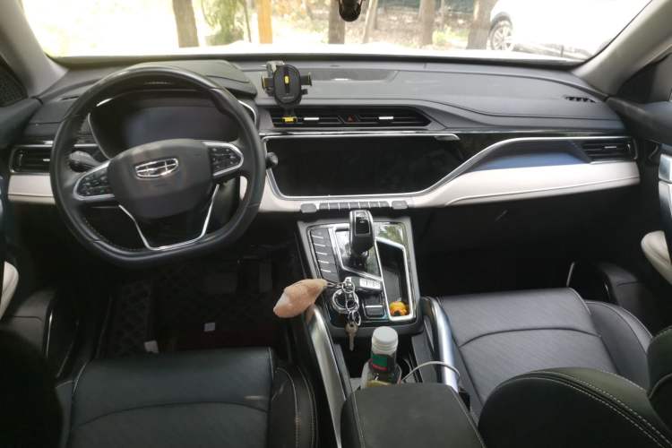 Used Geely Auto Emgrand X7 Sport 2022 Boyue X 1.8TD DCT Smart Model Center Console