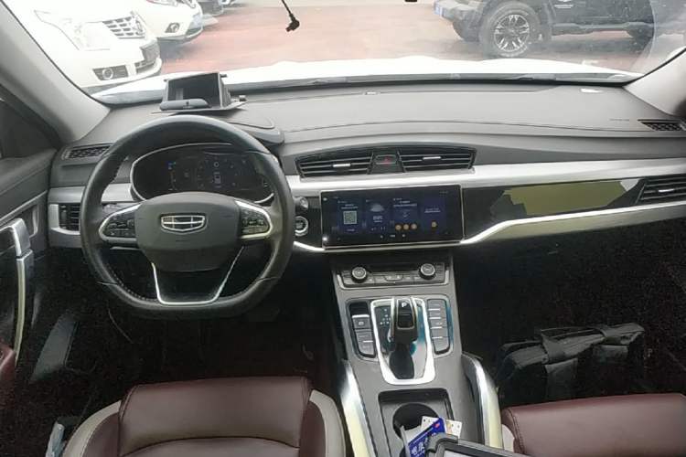 Used Geely Auto Emgrand X7 Sport 2022 1.8TD DCT Zhiya Trim Center Console