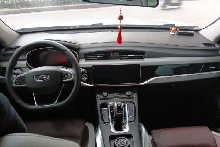 Used Geely Auto Emgrand X7 Sport 2022 1.8TD DCT Zhiya Trim Center Console