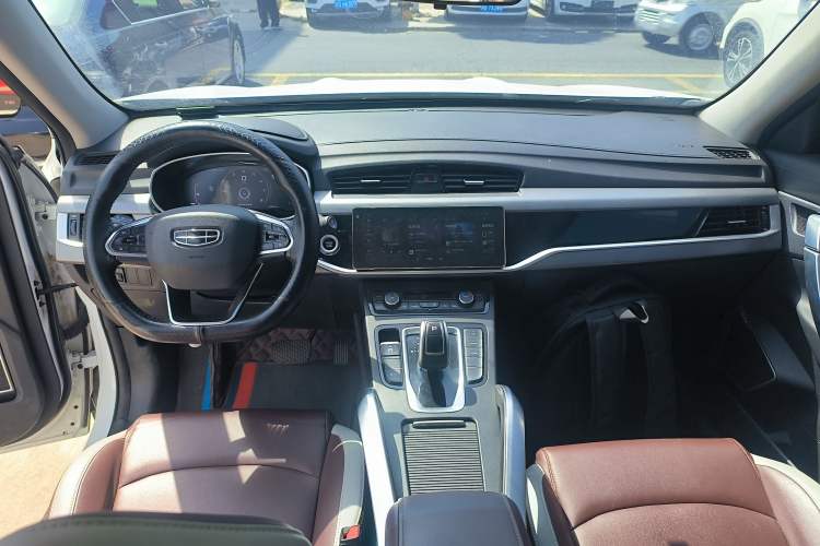 Used Geely Auto Emgrand X7 Sport 2022 1.8TD DCT Zhiya Trim Center Console