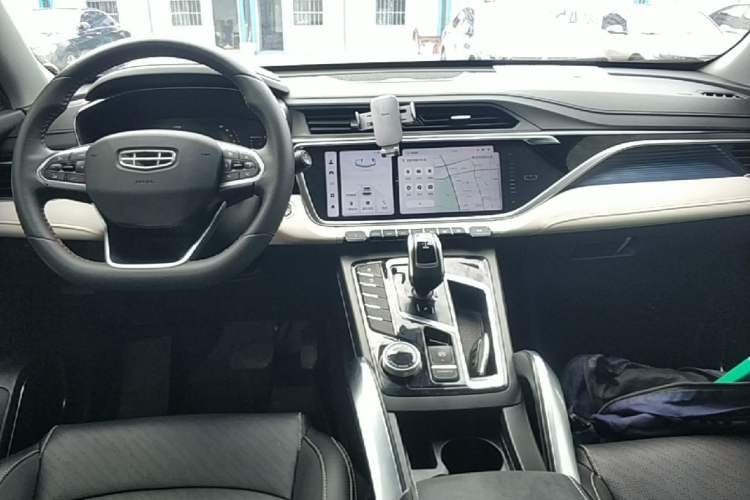Used Geely Auto Emgrand X7 Sport 2022 Boyue X 1.8TD DCT Smart Model Center Console