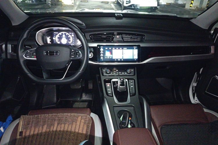 Used Geely Auto Emgrand X7 Sport 2022 1.8TD DCT Zhiya Trim Center Console
