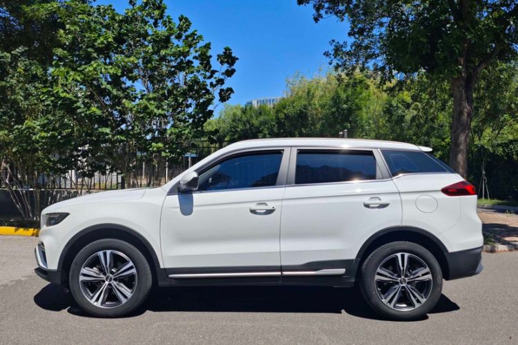 Used Geely Auto Emgrand X7 Sport 2022 1.8TD DCT Zhiya Trim Exterior 2