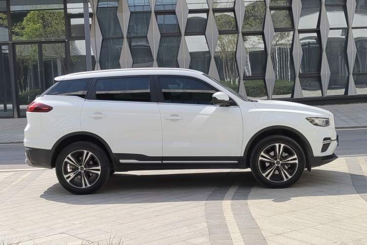 Used Geely Auto Emgrand X7 Sport 2022 1.8TD DCT Zhiya Trim Exterior 3