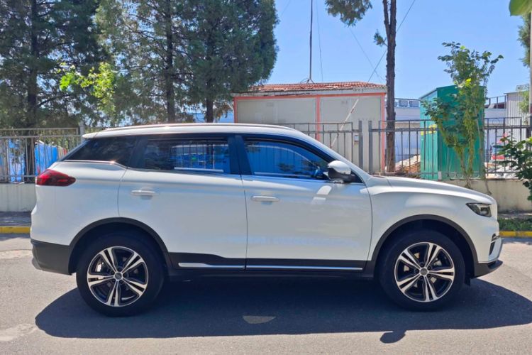 Used Geely Auto Emgrand X7 Sport 2022 1.8TD DCT Zhiya Trim Exterior 9