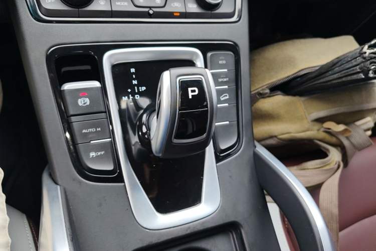 Used Geely Auto Emgrand X7 Sport 2022 1.8TD DCT Zhiya Trim Gear Lever