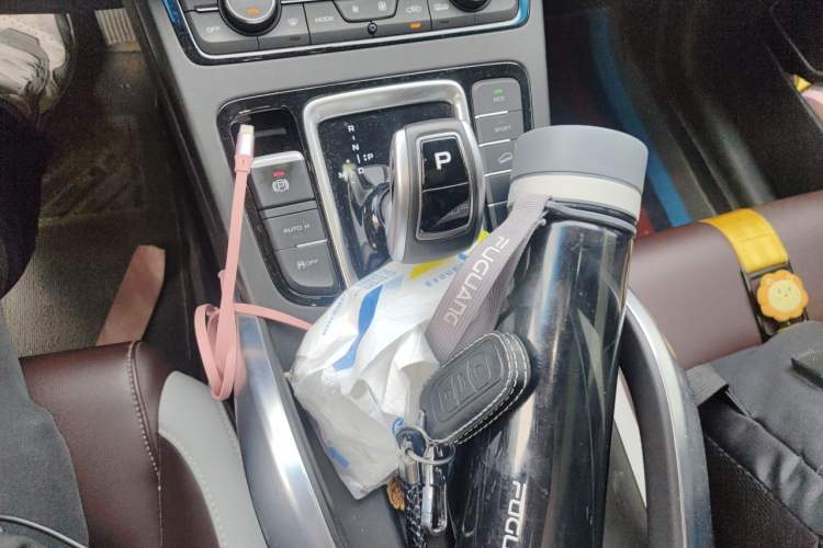 Used Geely Auto Emgrand X7 Sport 2022 1.8TD DCT Zhiya Trim Gear Lever