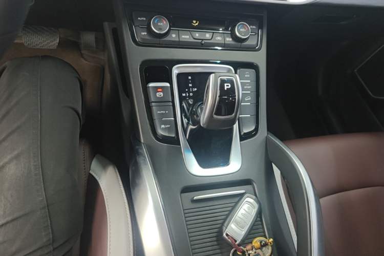 Used Geely Auto Emgrand X7 Sport 2022 1.8TD DCT Zhiya Trim Gear Lever